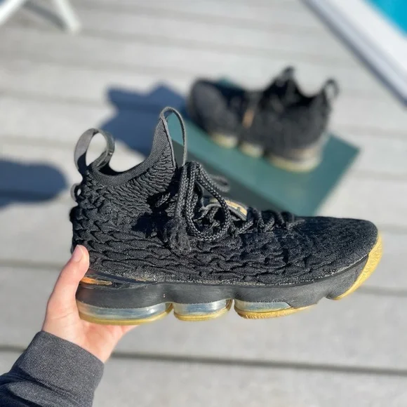 LeBron 15 'Metallic Gold' - Picture 2 of 6